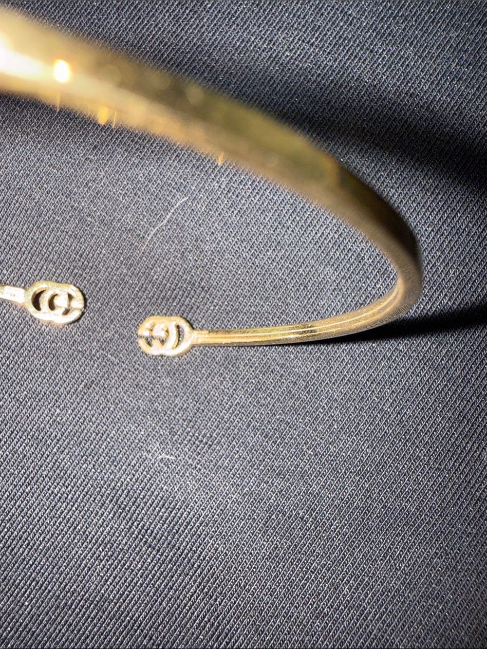 Gucci Gold-Tone Bracelet with Yellow Velvet Box and Pouch - Picture 3 of 3